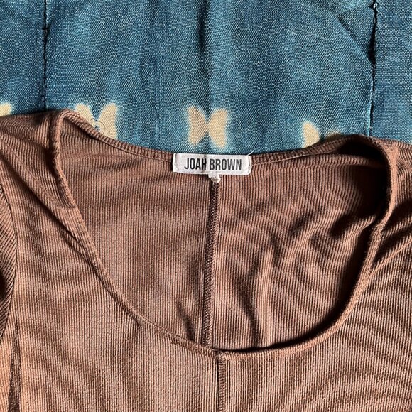 Joah Brown | Classic Scoop Long Sleeve | Brown | M/L - Picture 4 of 6